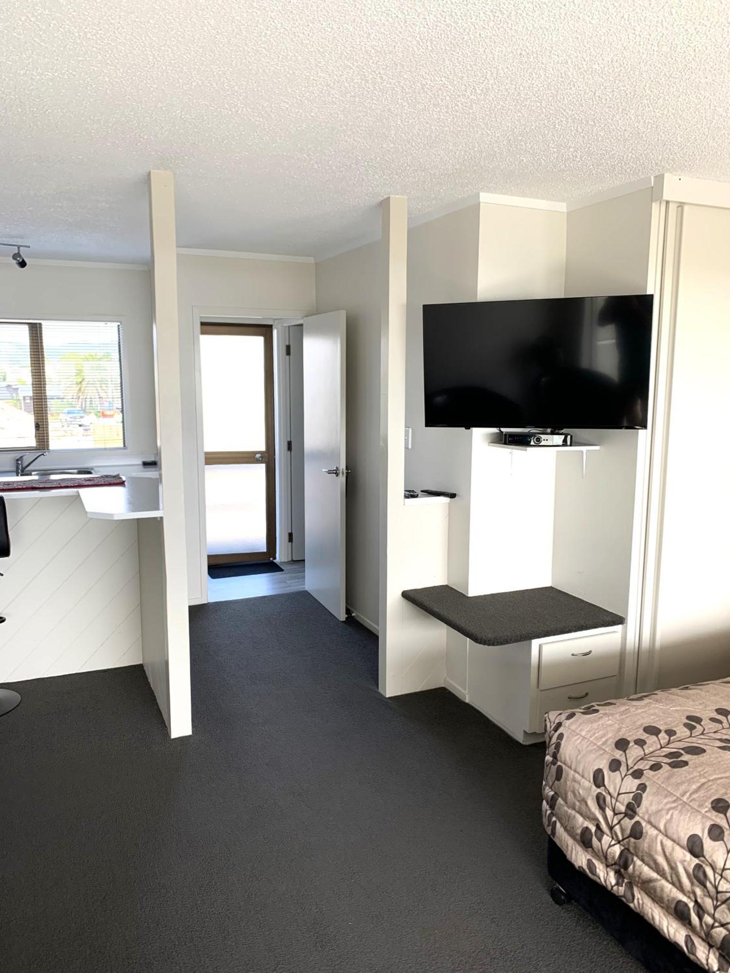 The Oceanside Motel Whitianga Buitenkant foto