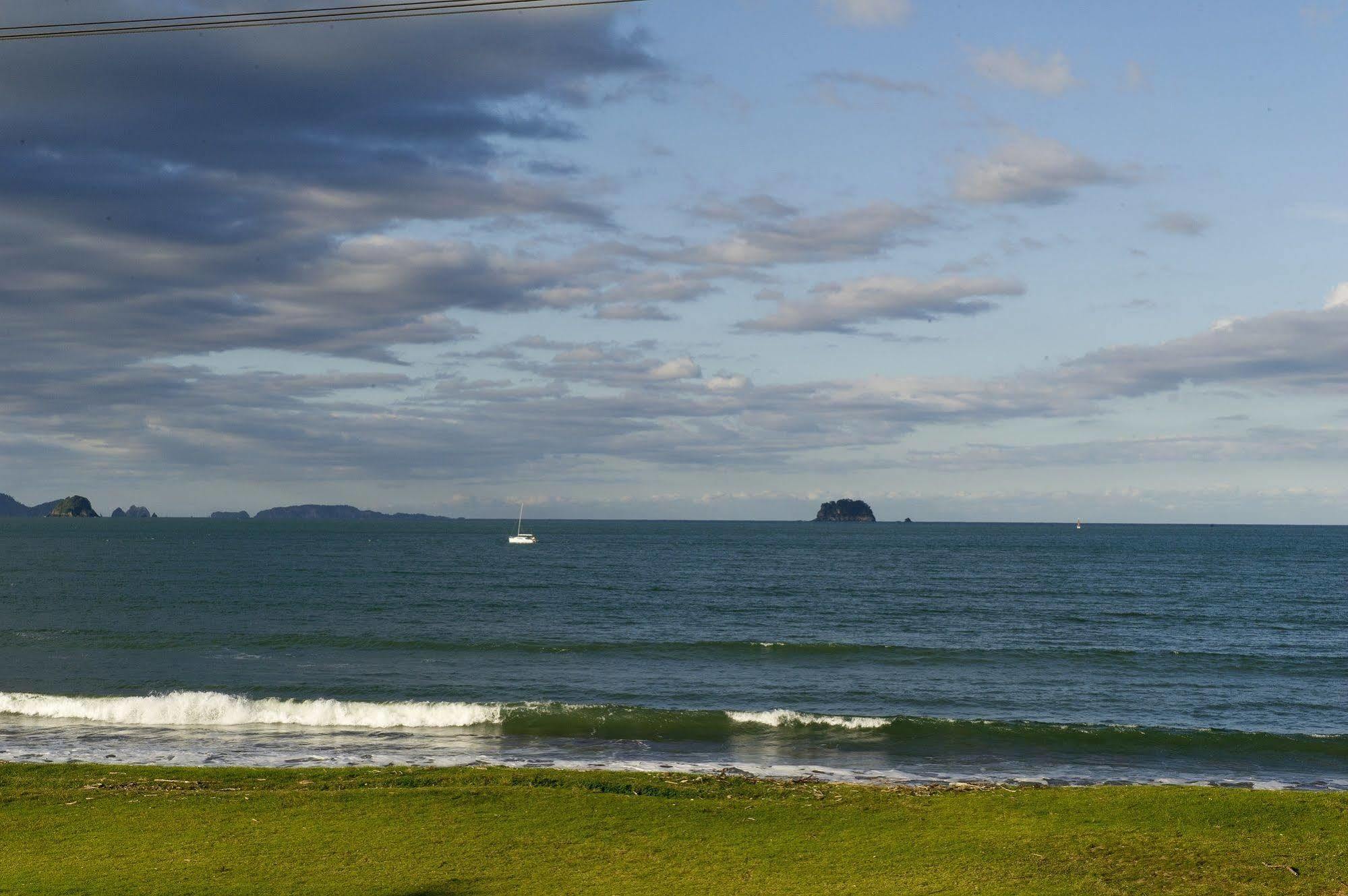 The Oceanside Motel Whitianga Buitenkant foto