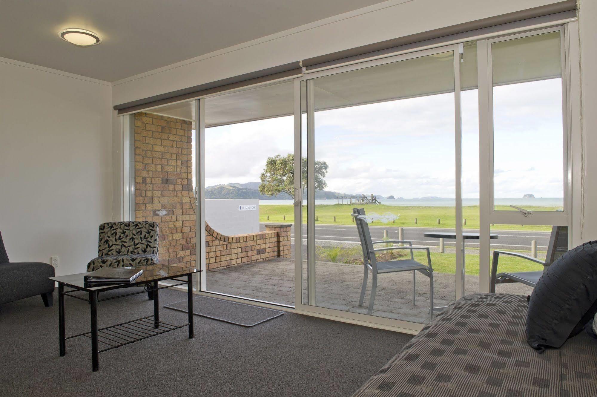 The Oceanside Motel Whitianga Buitenkant foto