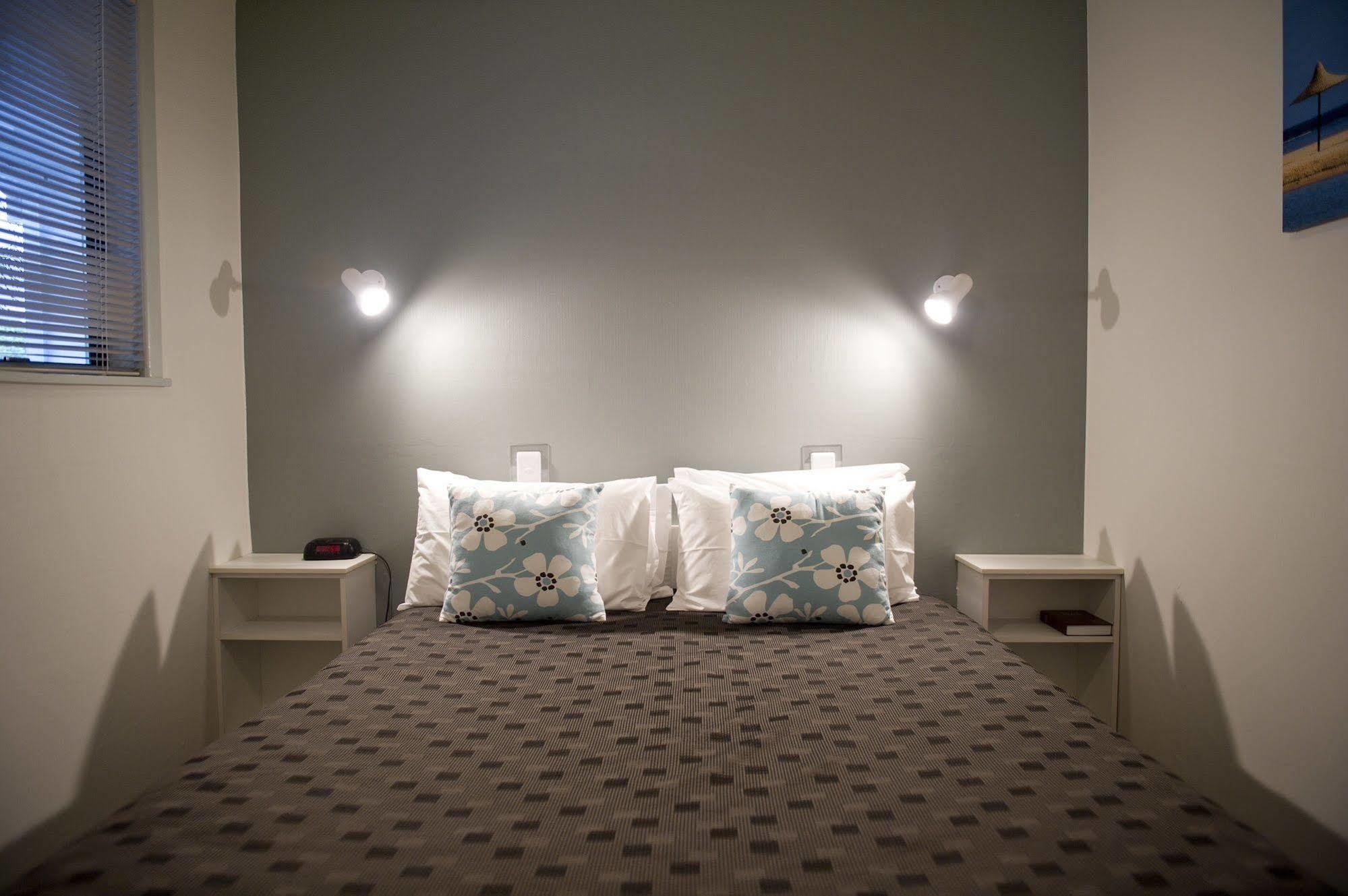 The Oceanside Motel Whitianga Buitenkant foto