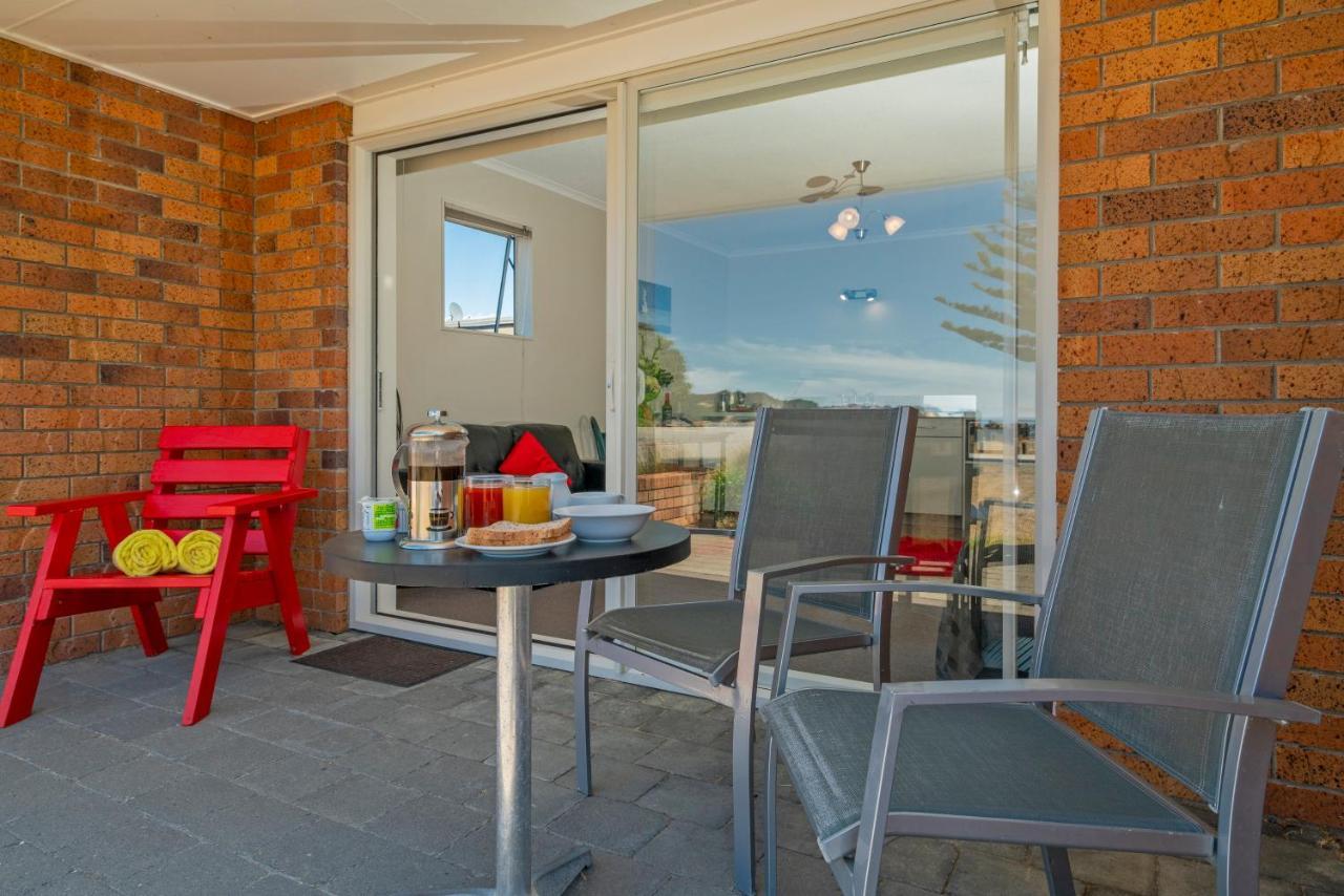 The Oceanside Motel Whitianga Buitenkant foto