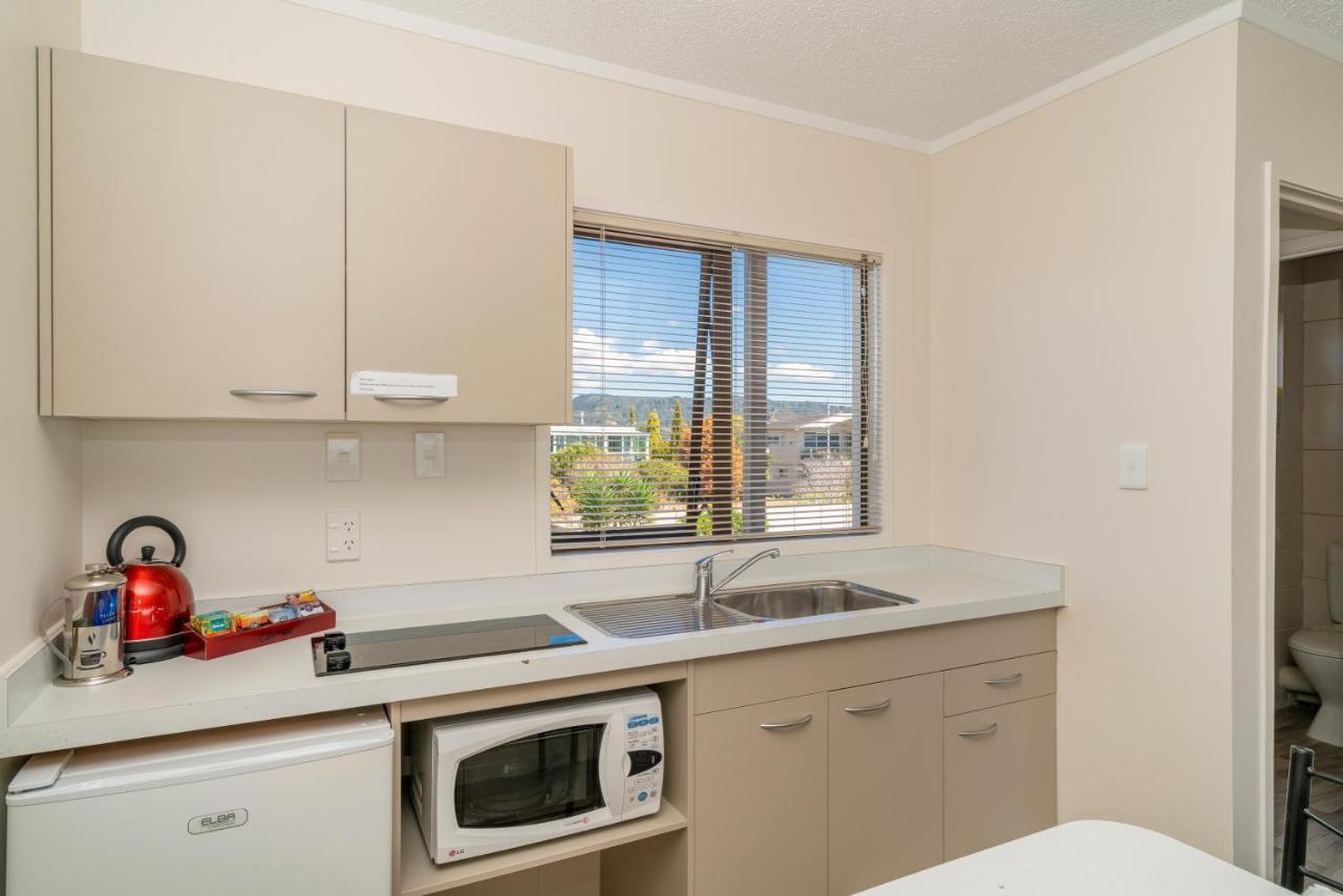 The Oceanside Motel Whitianga Buitenkant foto