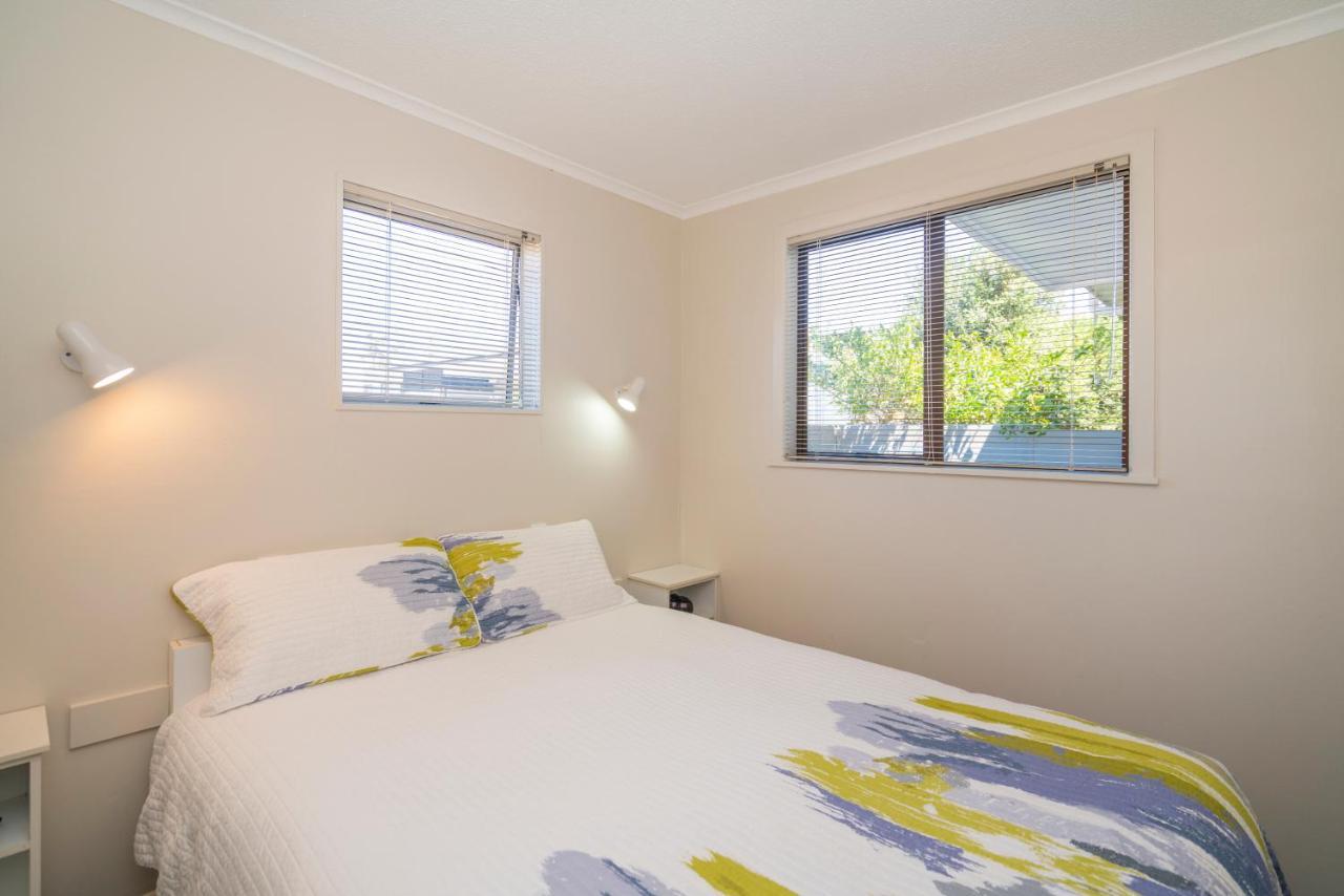 The Oceanside Motel Whitianga Buitenkant foto