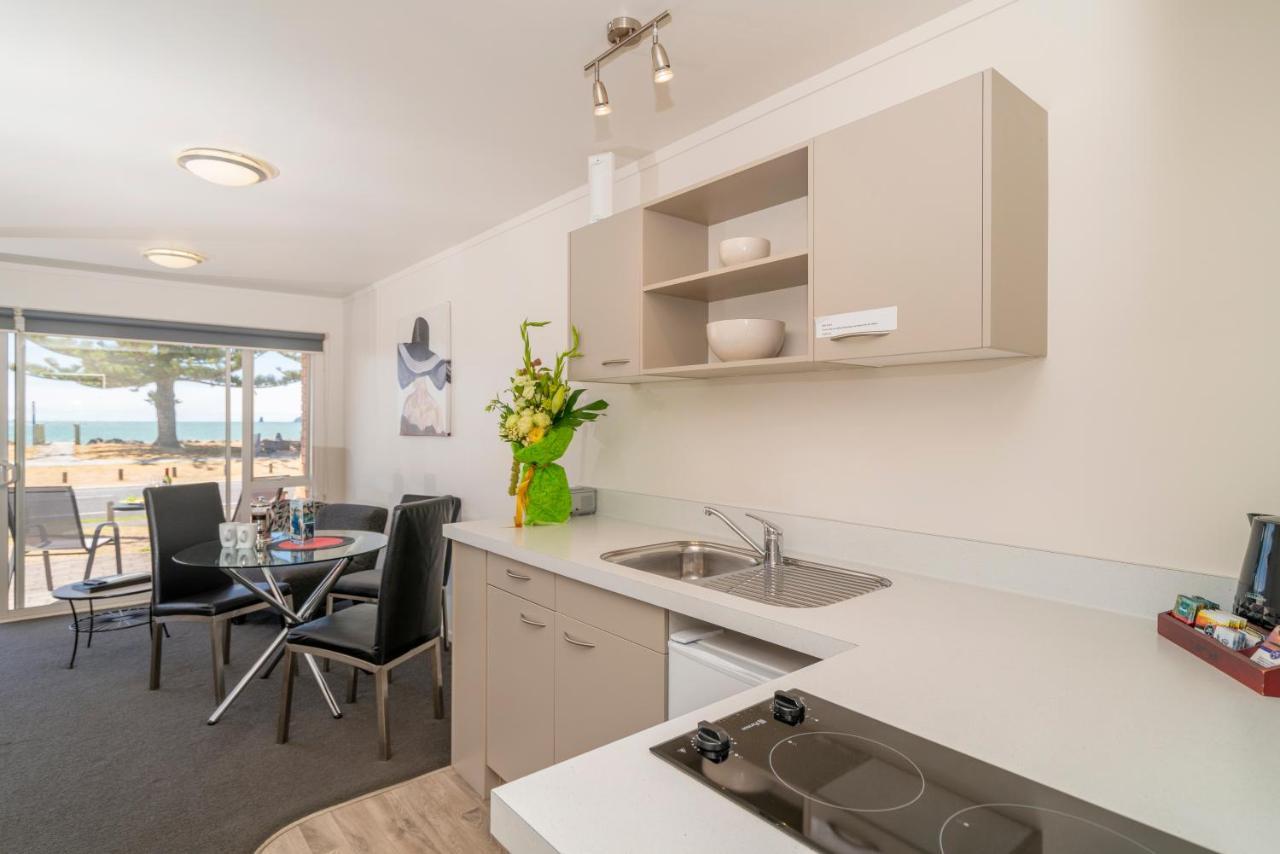 The Oceanside Motel Whitianga Buitenkant foto